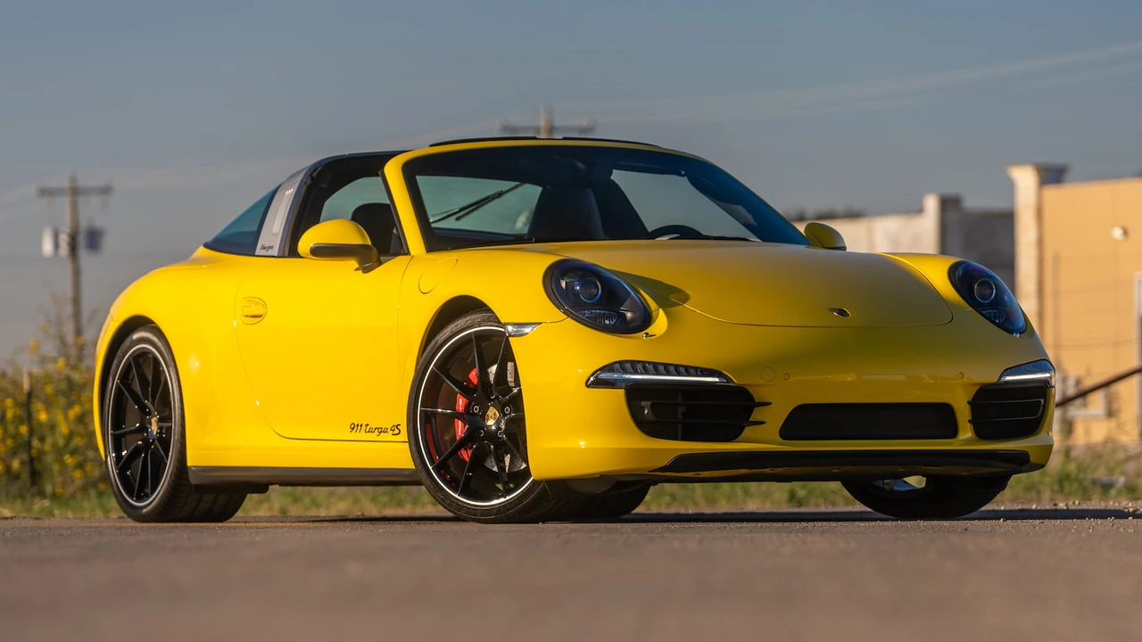 2015 Porsche 991 Targa 4 & 4S - Image 12 of 31