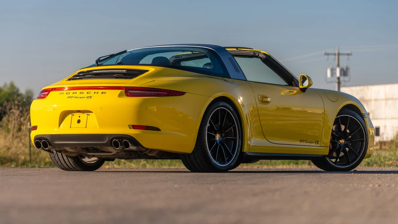 2015 Porsche 991 Targa 4 & 4S - Image 13 of 31