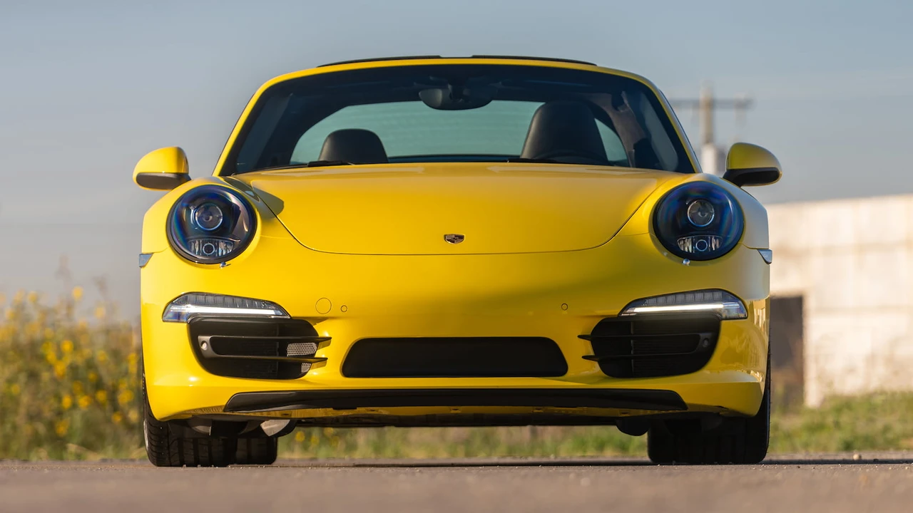 2015 Porsche 991 Targa 4 & 4S - Image 14 of 31
