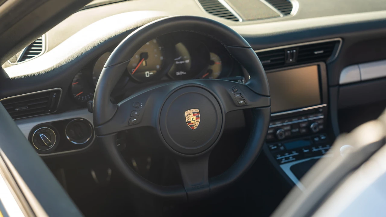 2015 Porsche 991 Targa 4 & 4S - Image 16 of 31
