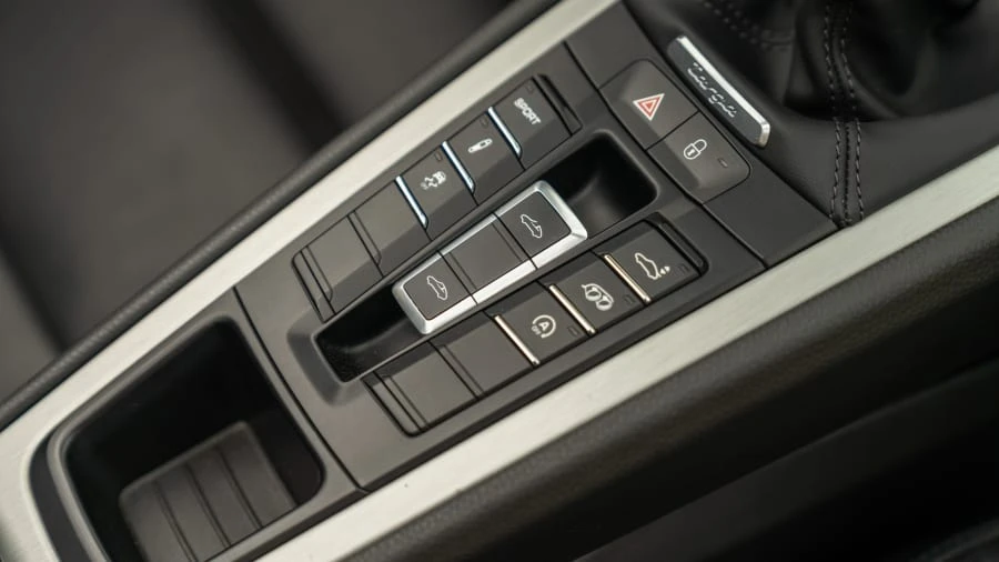 2015 Porsche 991 Targa 4 & 4S - Image 16 of 31