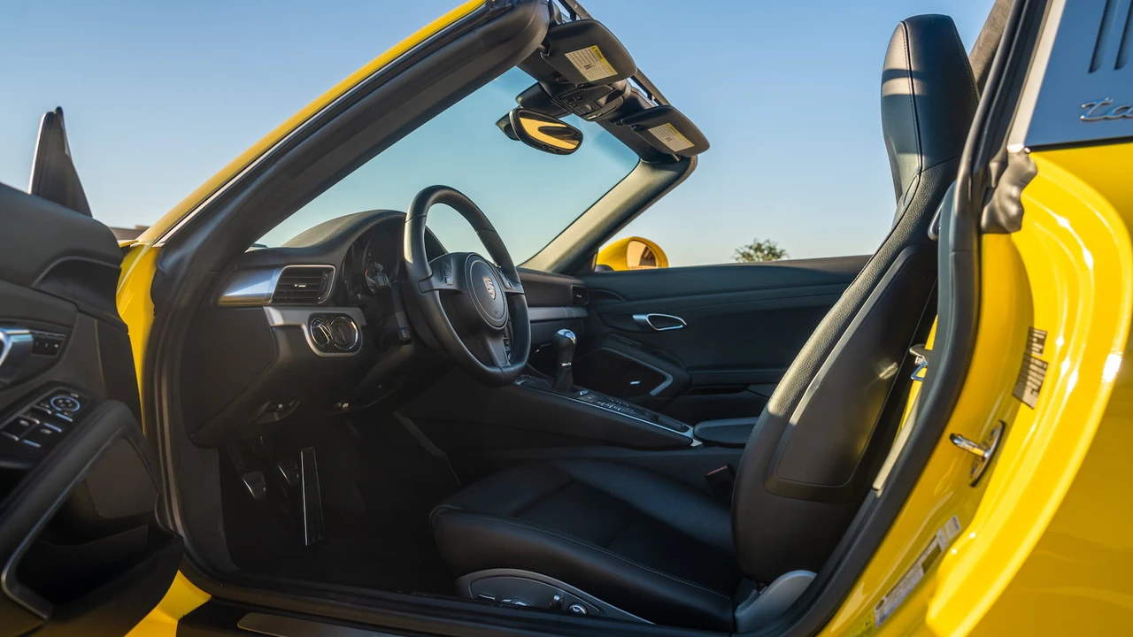 2015 Porsche 991 Targa 4 & 4S - Image 25 of 31