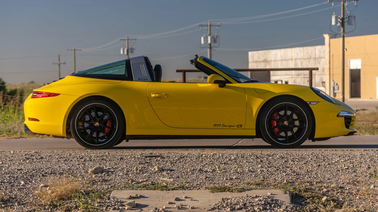 2015 Porsche 991 Targa 4 & 4S - Image 8 of 31