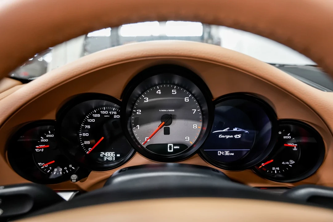 2015 Porsche 991 Targa 4 & 4S - Image 11 of 12