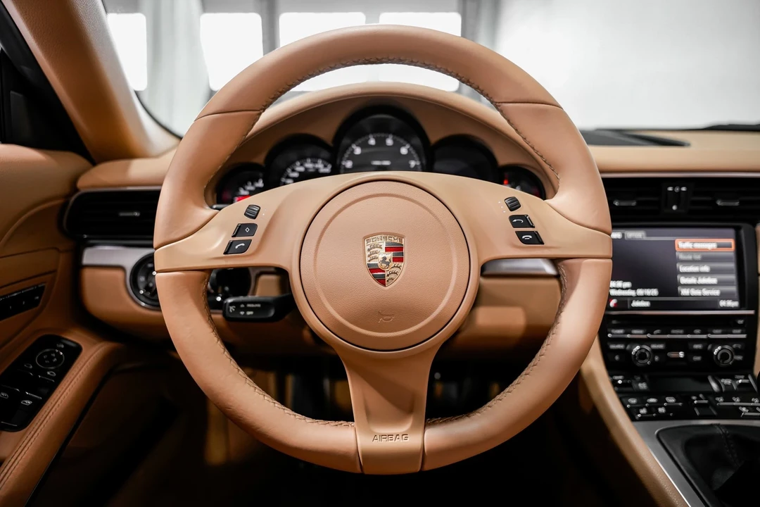 2015 Porsche 991 Targa 4 & 4S - Image 10 of 12