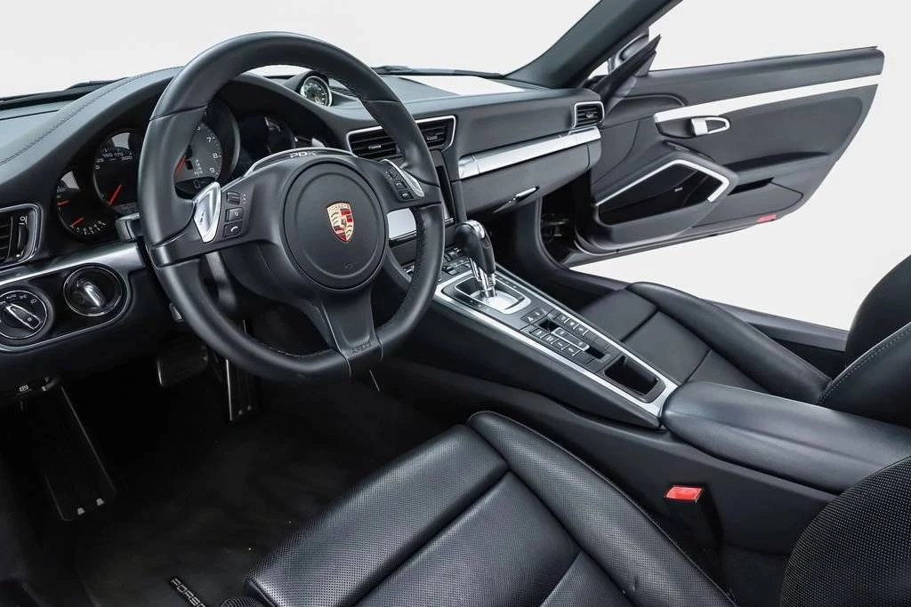 2015 Porsche 991 Targa 4 & 4S - Image 4 of 5