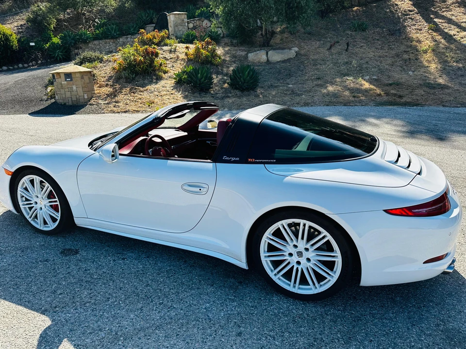 2015 Porsche 991 Targa 4 & 4S - Image 16 of 31