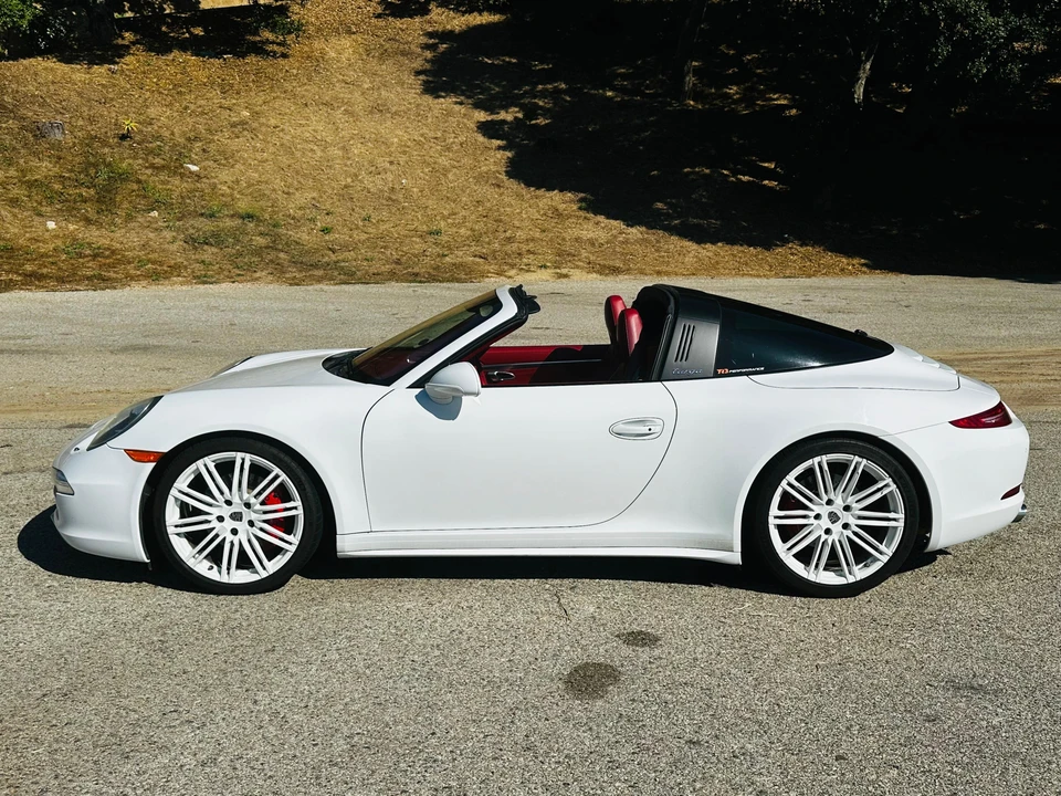 2015 Porsche 991 Targa 4 & 4S - Image 13 of 31