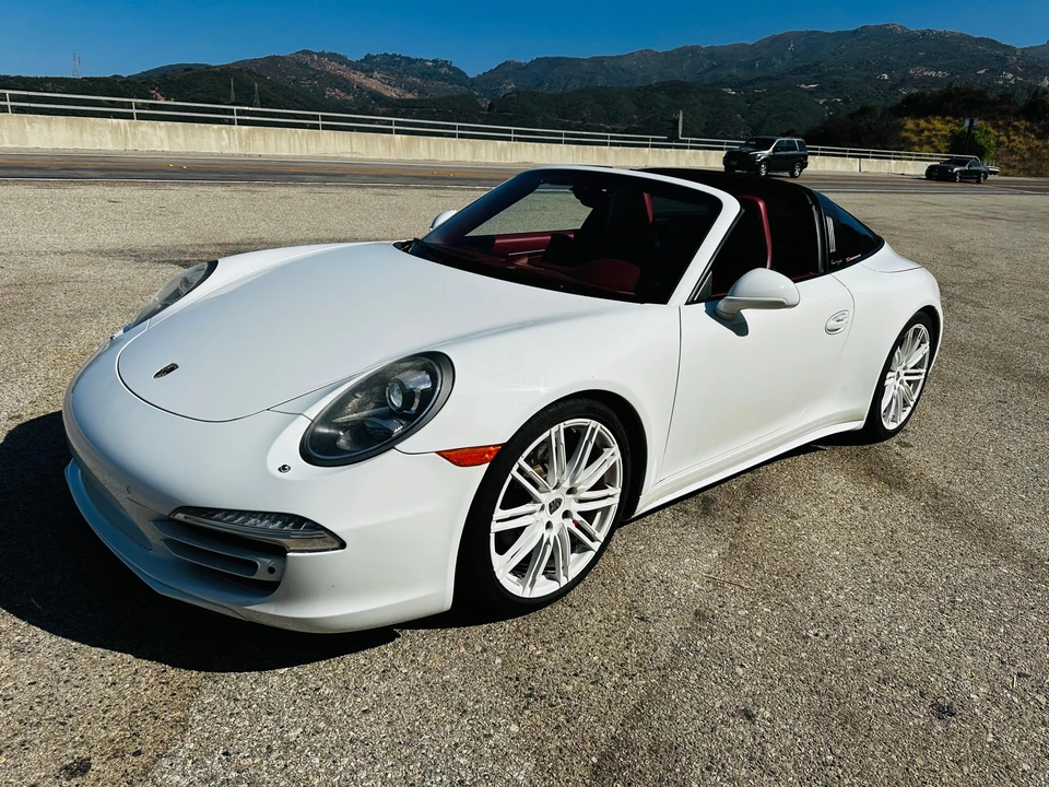 2015 Porsche 991 Targa 4 & 4S - Image 11 of 31