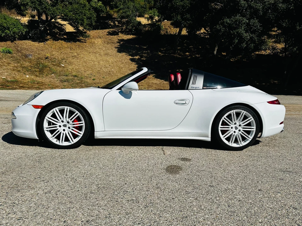 2015 Porsche 991 Targa 4 & 4S - Image 15 of 31