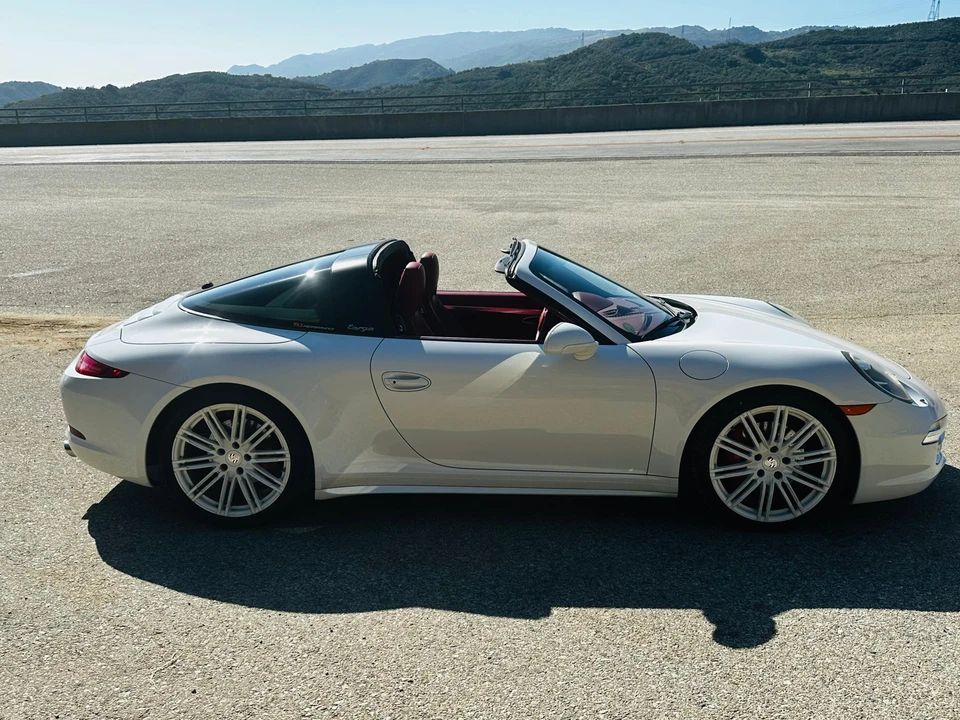 2015 Porsche 991 Targa 4 & 4S - Image 24 of 31