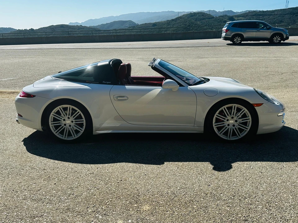 2015 Porsche 991 Targa 4 & 4S - Image 25 of 31
