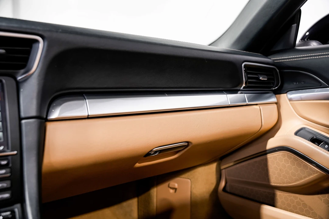2015 Porsche 991 Targa 4 & 4S - Image 17 of 21