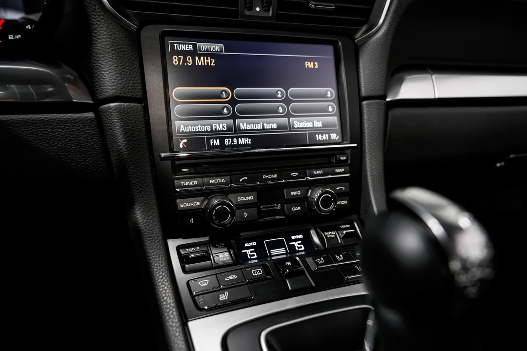 2015 Porsche 991 Targa 4 & 4S - Image 13 of 21