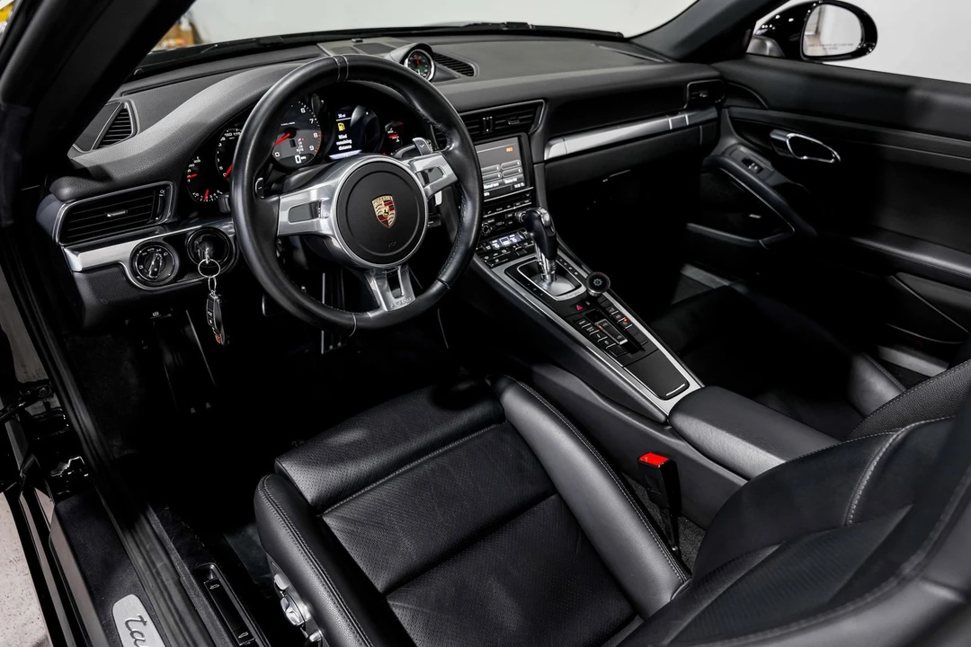 2015 Porsche 991 Targa 4 & 4S - Image 9 of 31