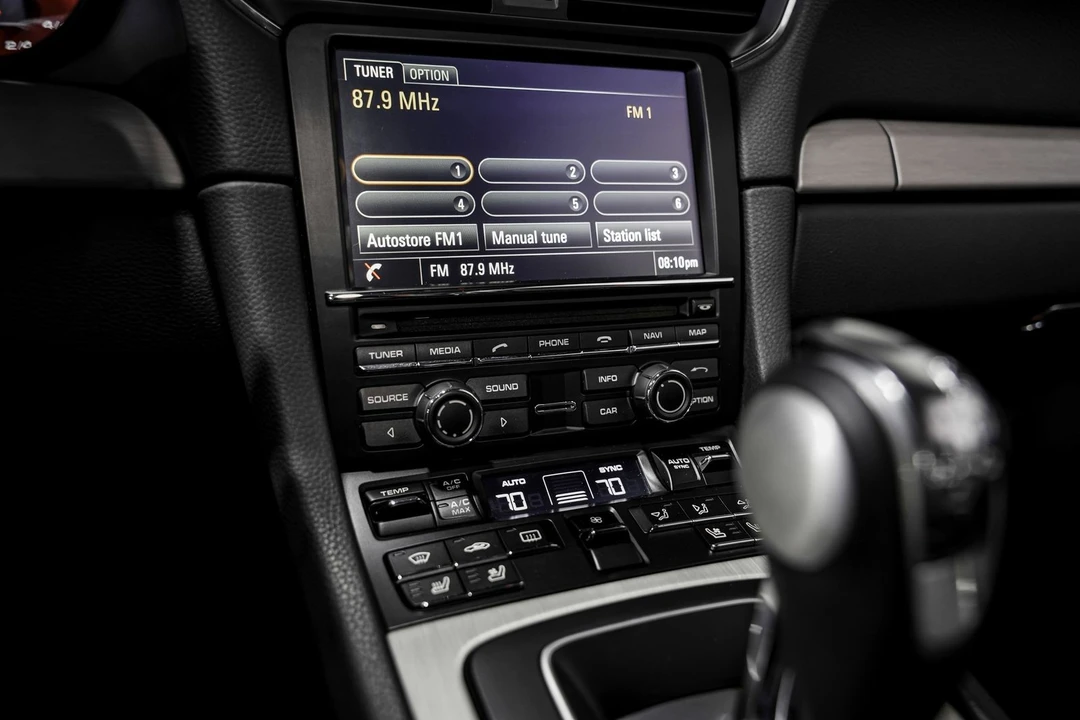 2015 Porsche 991 Targa 4 & 4S - Image 14 of 31