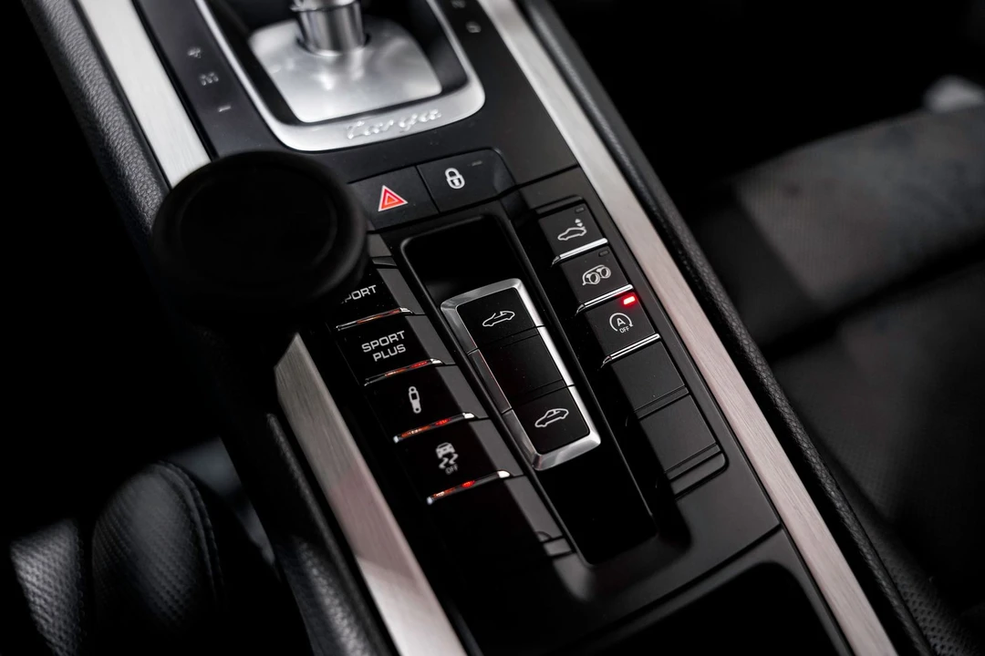 2015 Porsche 991 Targa 4 & 4S - Image 17 of 31