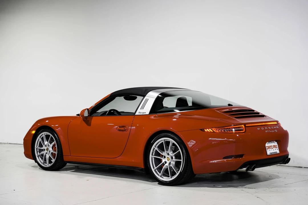 2015 Porsche 991 Targa 4 & 4S - Image 9 of 12