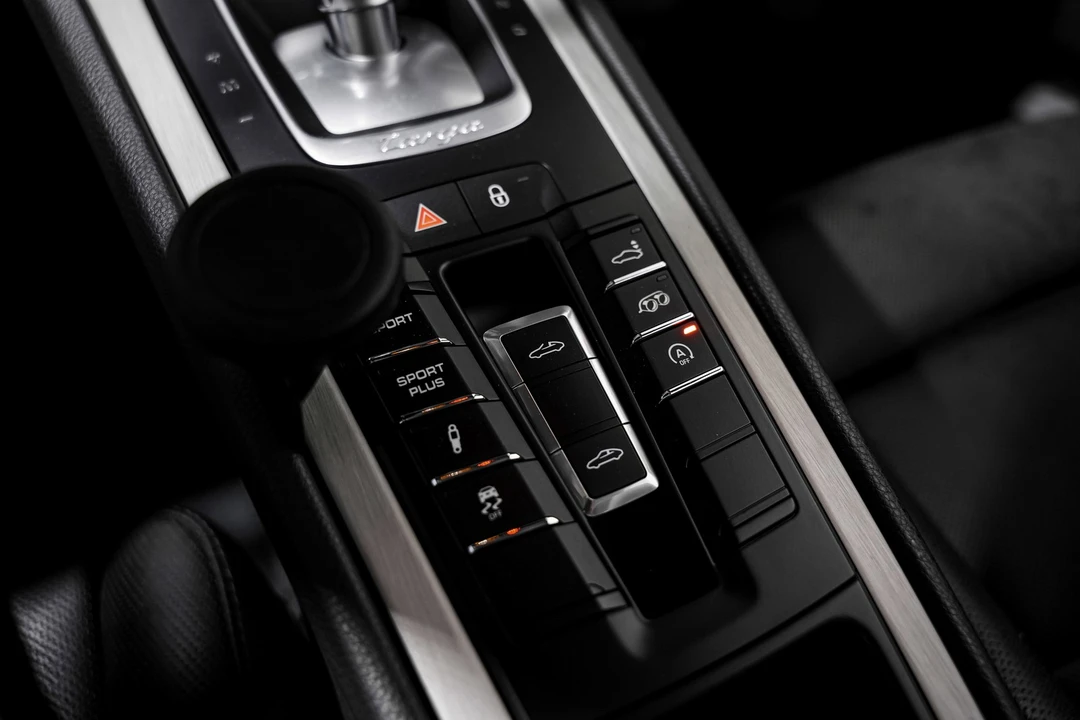 2015 Porsche 991 Targa 4 & 4S - Image 17 of 21