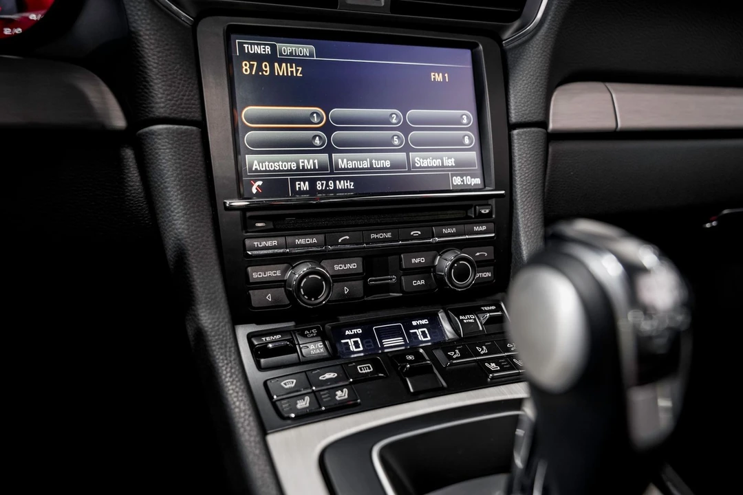 2015 Porsche 991 Targa 4 & 4S - Image 14 of 31