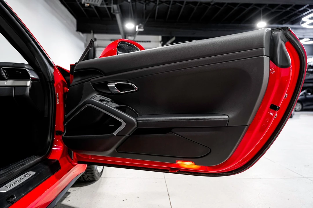 2015 Porsche 991 Targa 4 & 4S - Image 29 of 31