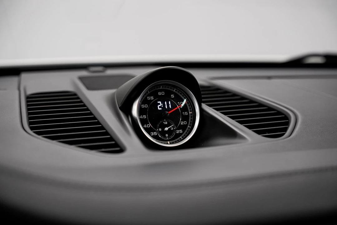 2015 Porsche 991 Targa 4 & 4S - Image 13 of 31