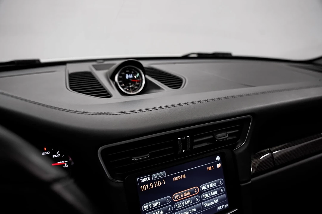 2015 Porsche 991 Targa 4 & 4S - Image 14 of 31