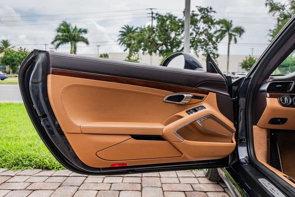 2015 Porsche 991 Turbo - Image 18 of 31