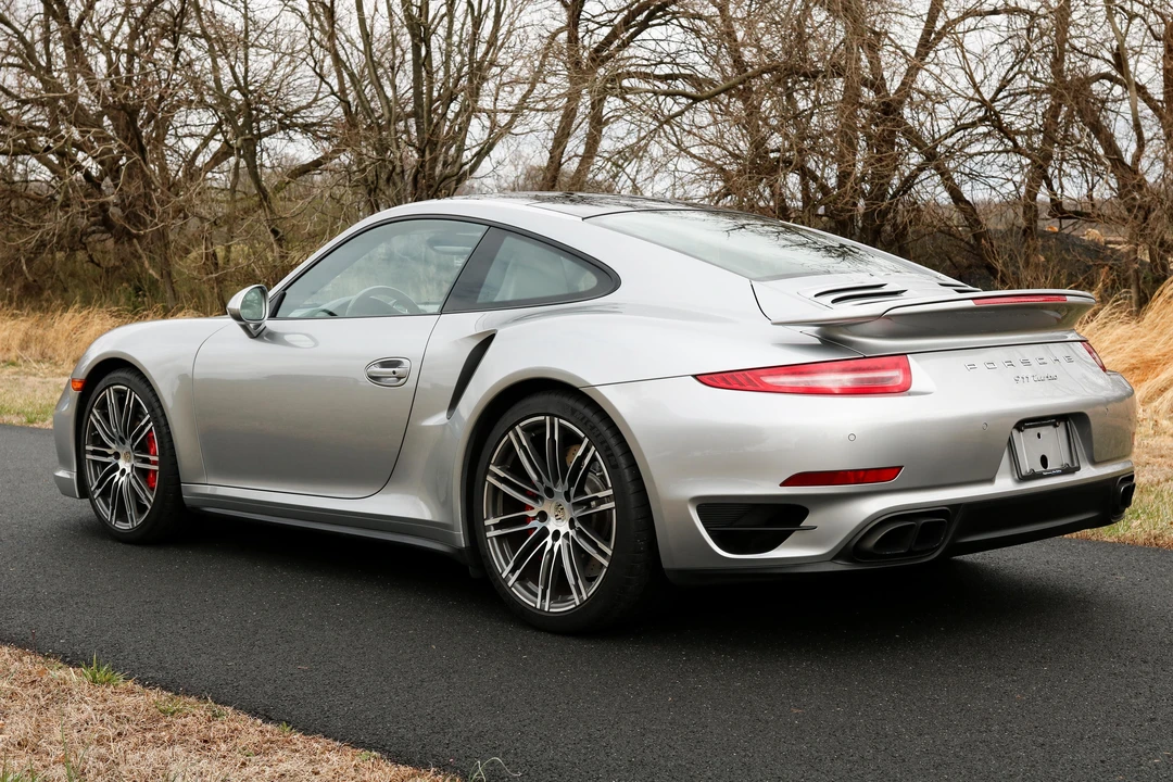 2015 Porsche 991 Turbo - Image 14 of 31