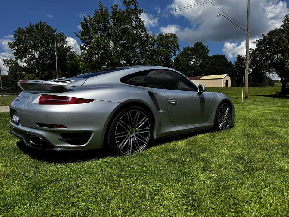2015 Porsche 991 Turbo - Image 17 of 31