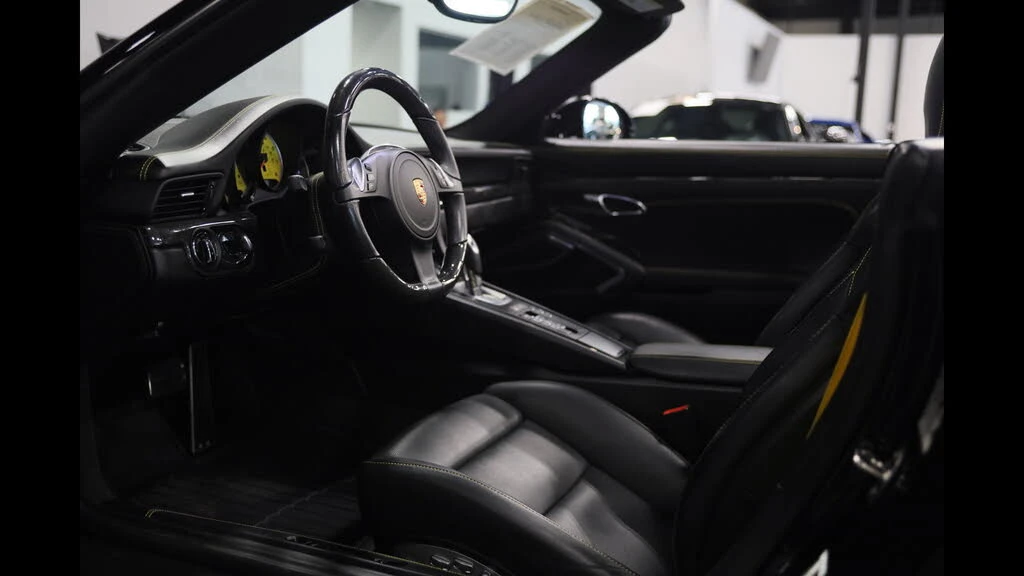 2015 Porsche 991 Turbo S - Image 19 of 31