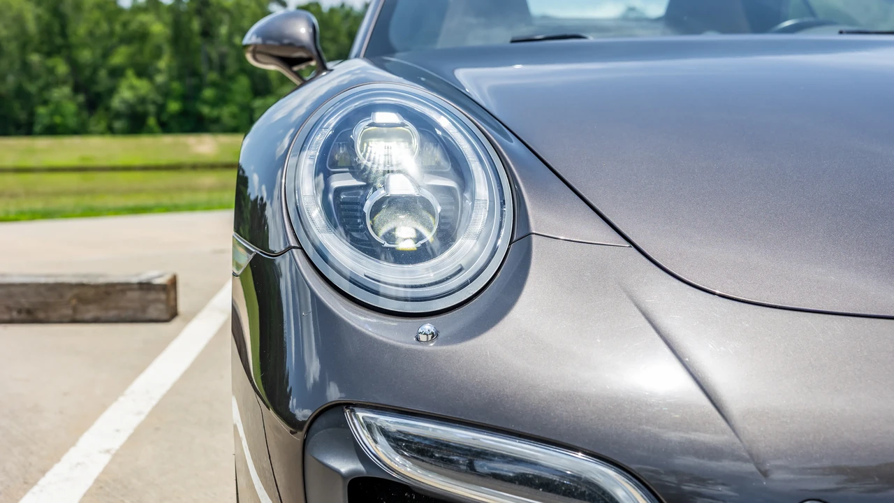 2015 Porsche 991 Turbo S - Image 17 of 31
