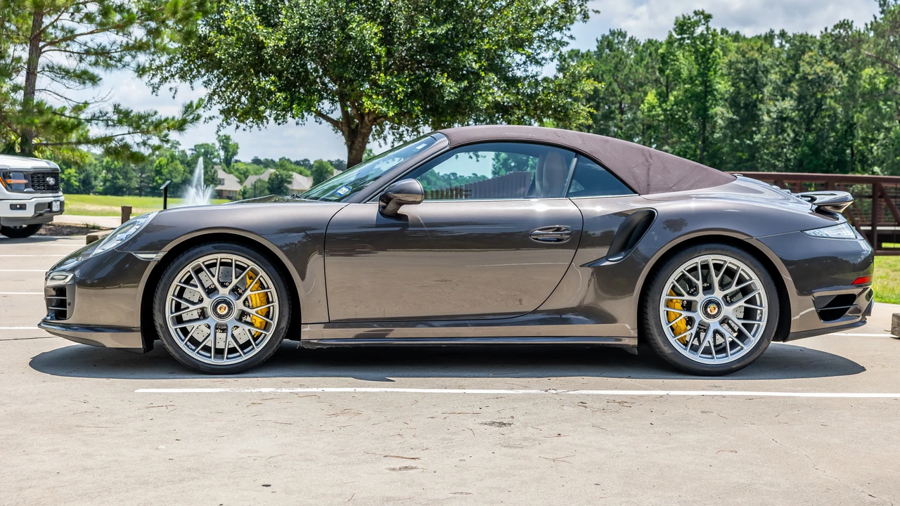 2015 Porsche 991 Turbo S - Image 15 of 31