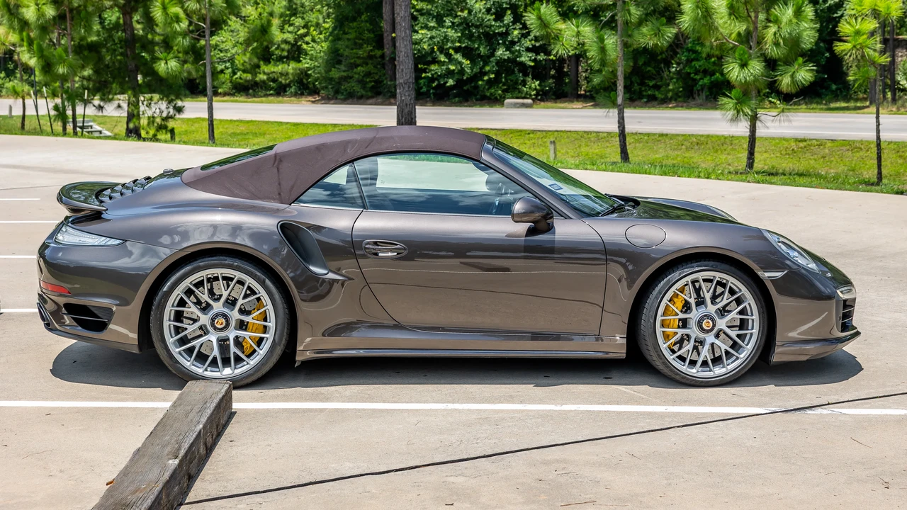 2015 Porsche 991 Turbo S - Image 11 of 31