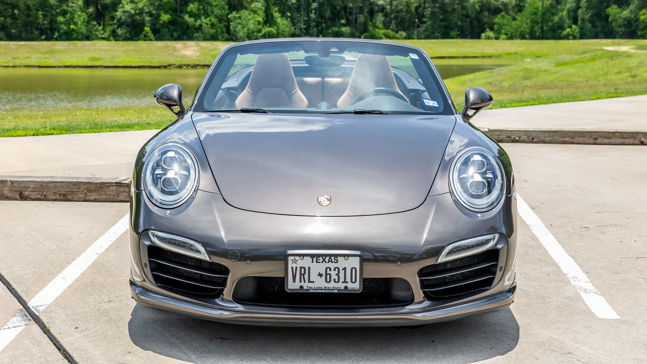 2015 Porsche 991 Turbo S - Image 2 of 31