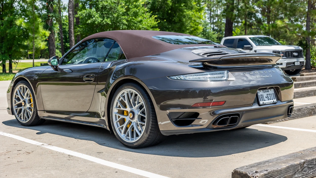 2015 Porsche 991 Turbo S - Image 14 of 31