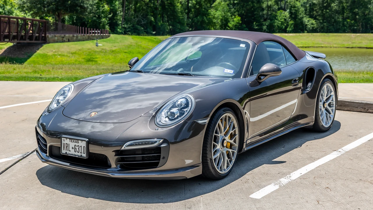 2015 Porsche 991 Turbo S - Image 16 of 31
