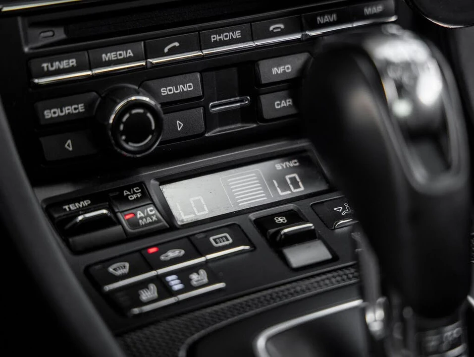 2015 Porsche 991 Turbo S - Image 27 of 31