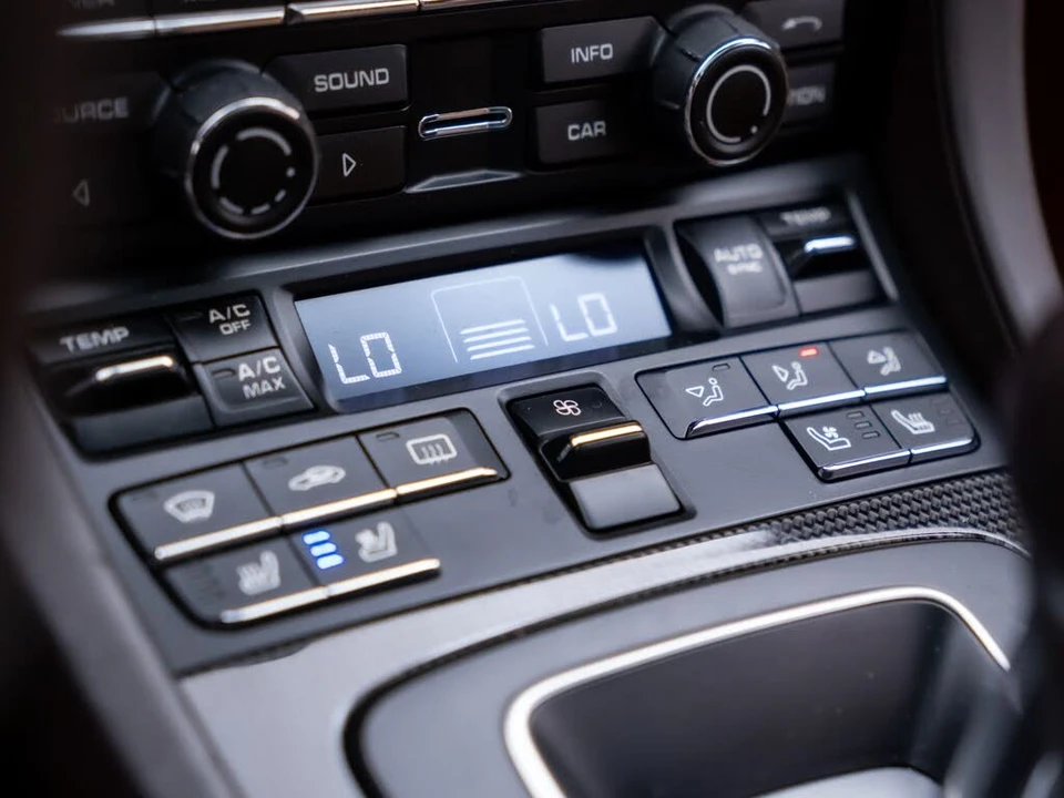 2015 Porsche 991 Turbo S - Image 27 of 31