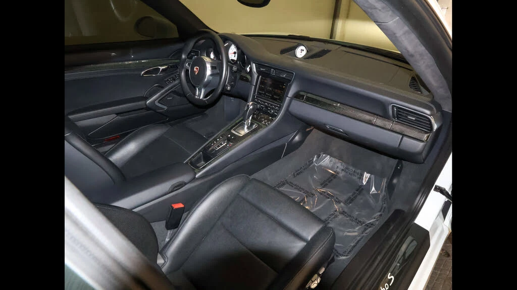 2015 Porsche 991 Turbo S - Image 27 of 31