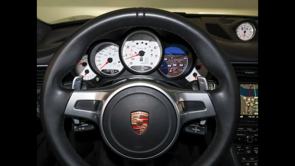 2015 Porsche 991 Turbo S - Image 28 of 31