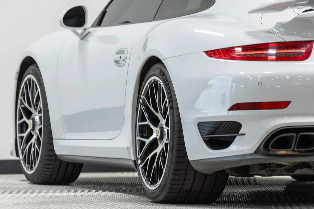 2015 Porsche 991 Turbo S - Image 14 of 31
