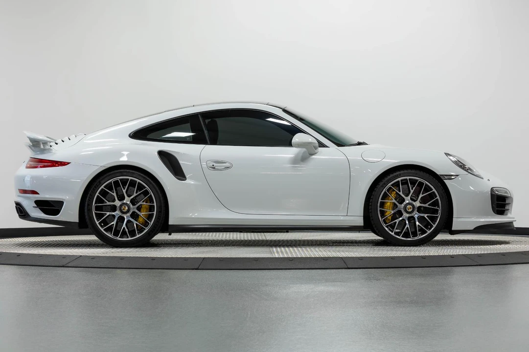 2015 Porsche 991 Turbo S - Image 21 of 31
