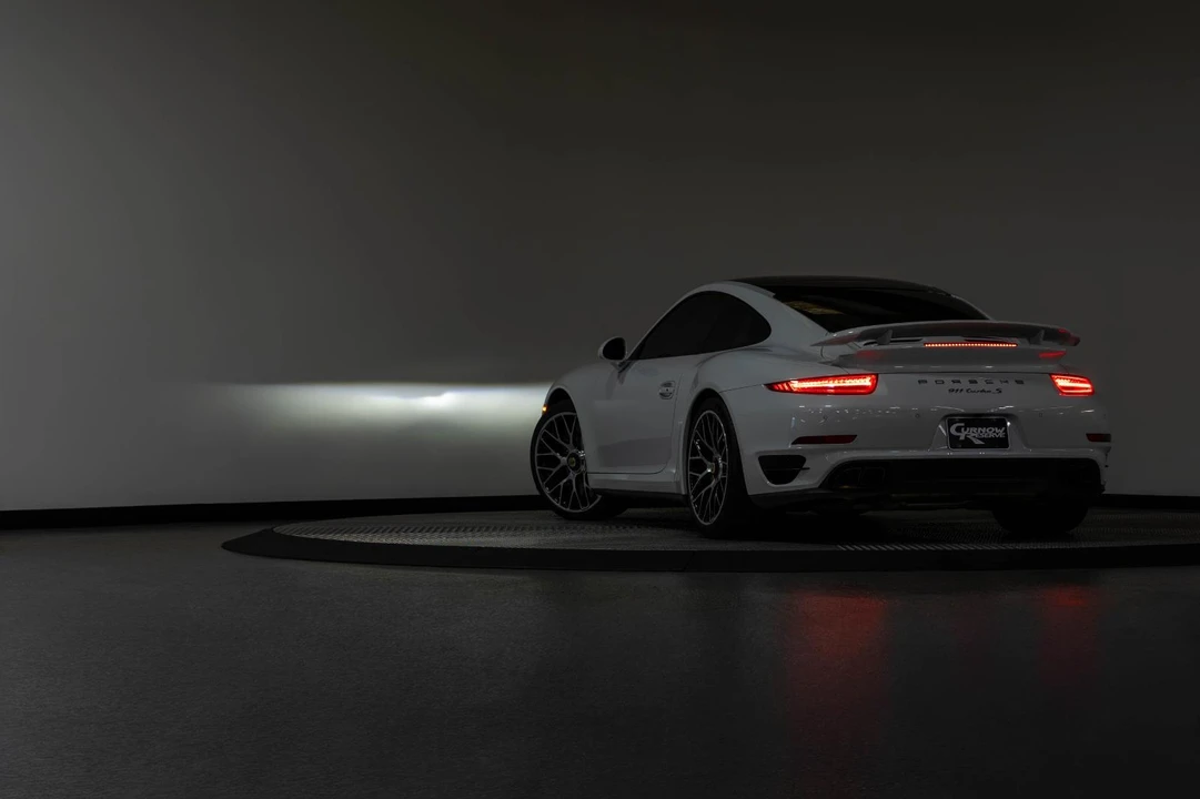 2015 Porsche 991 Turbo S - Image 25 of 31