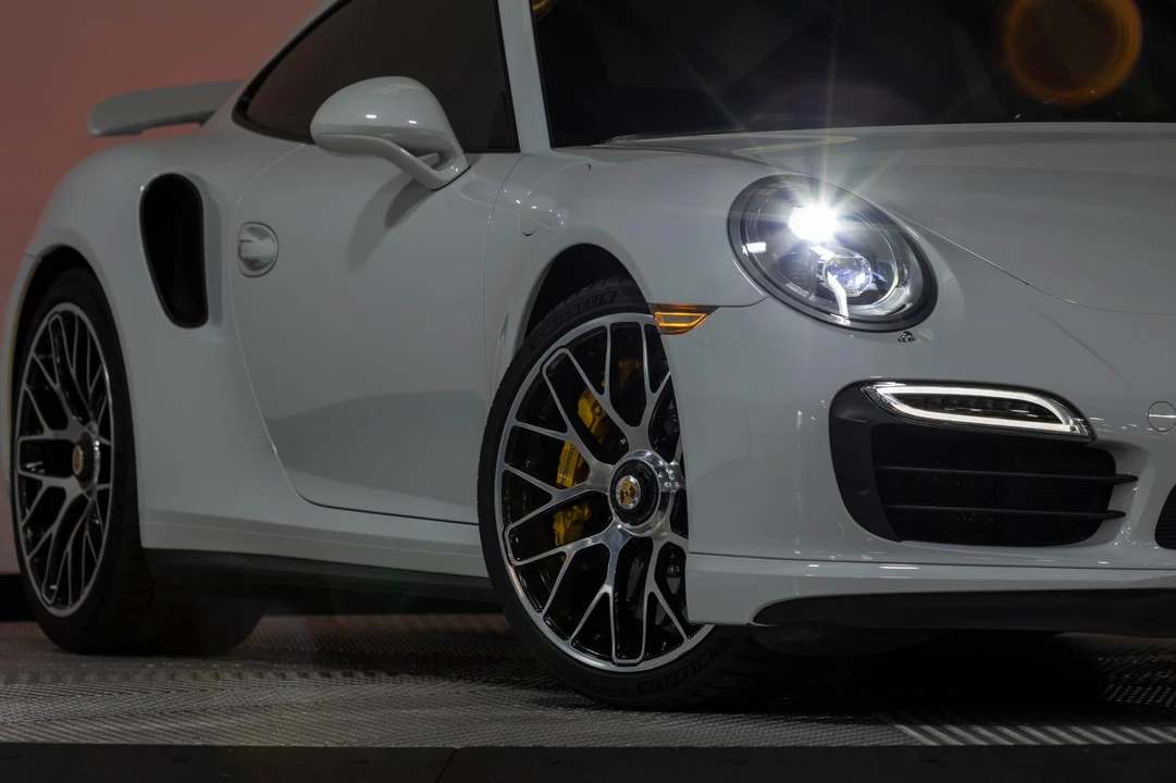 2015 Porsche 991 Turbo S - Image 29 of 31