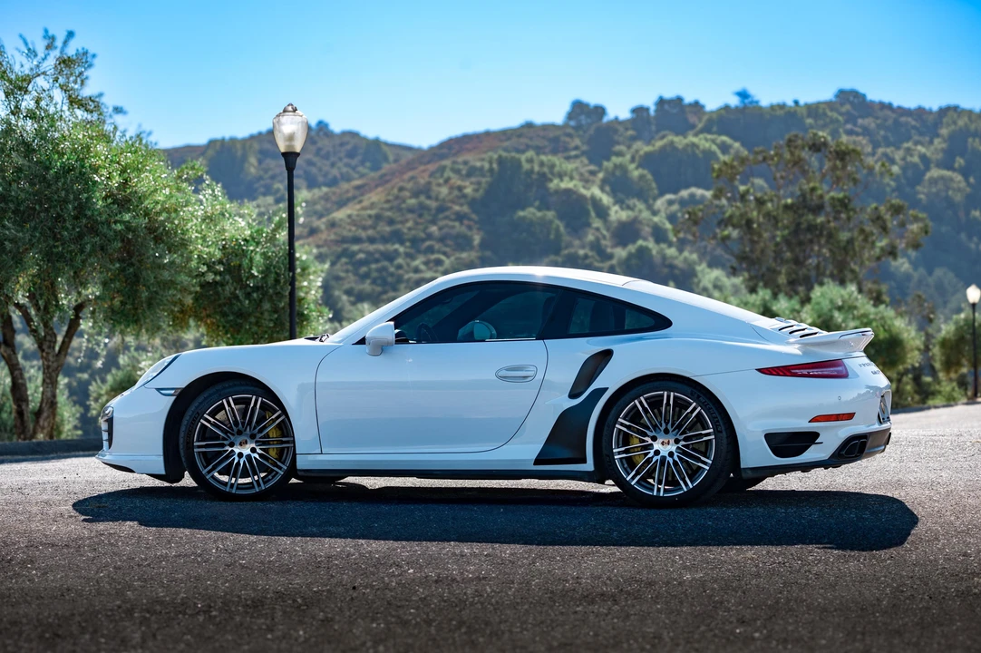 2015 Porsche 991 Turbo S - Image 14 of 31