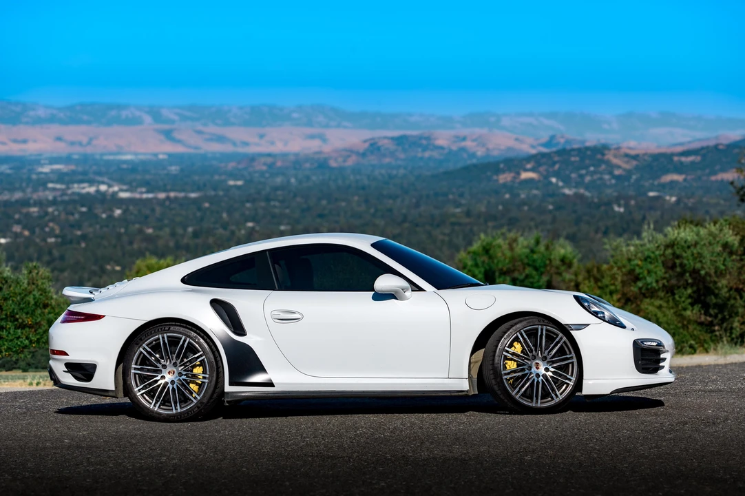 2015 Porsche 991 Turbo S - Image 26 of 31