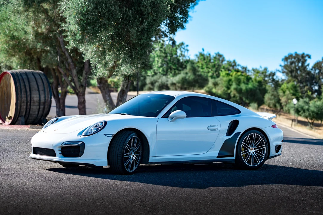 2015 Porsche 991 Turbo S - Image 9 of 31