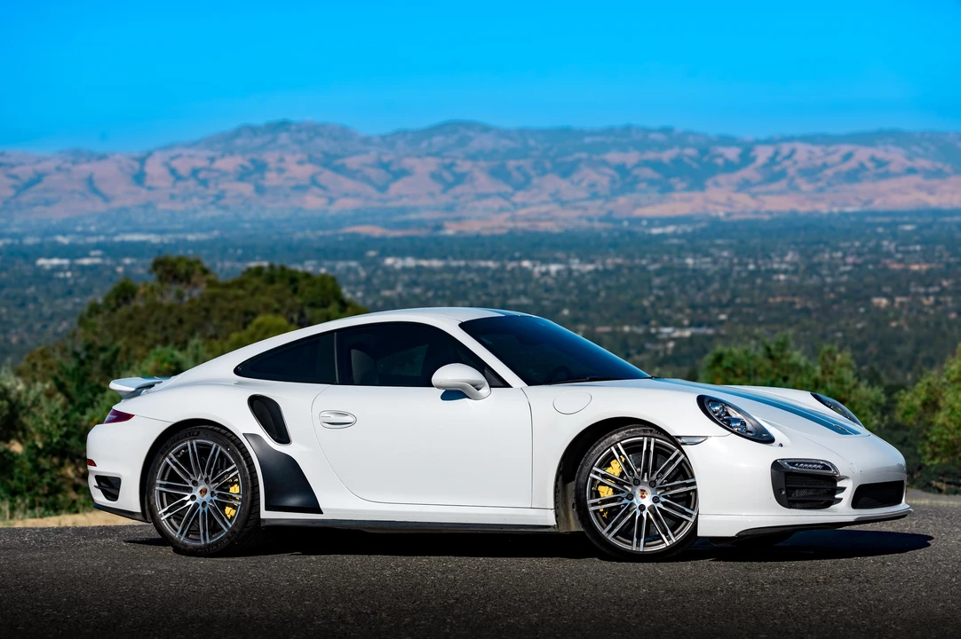 2015 Porsche 991 Turbo S - Image 28 of 31