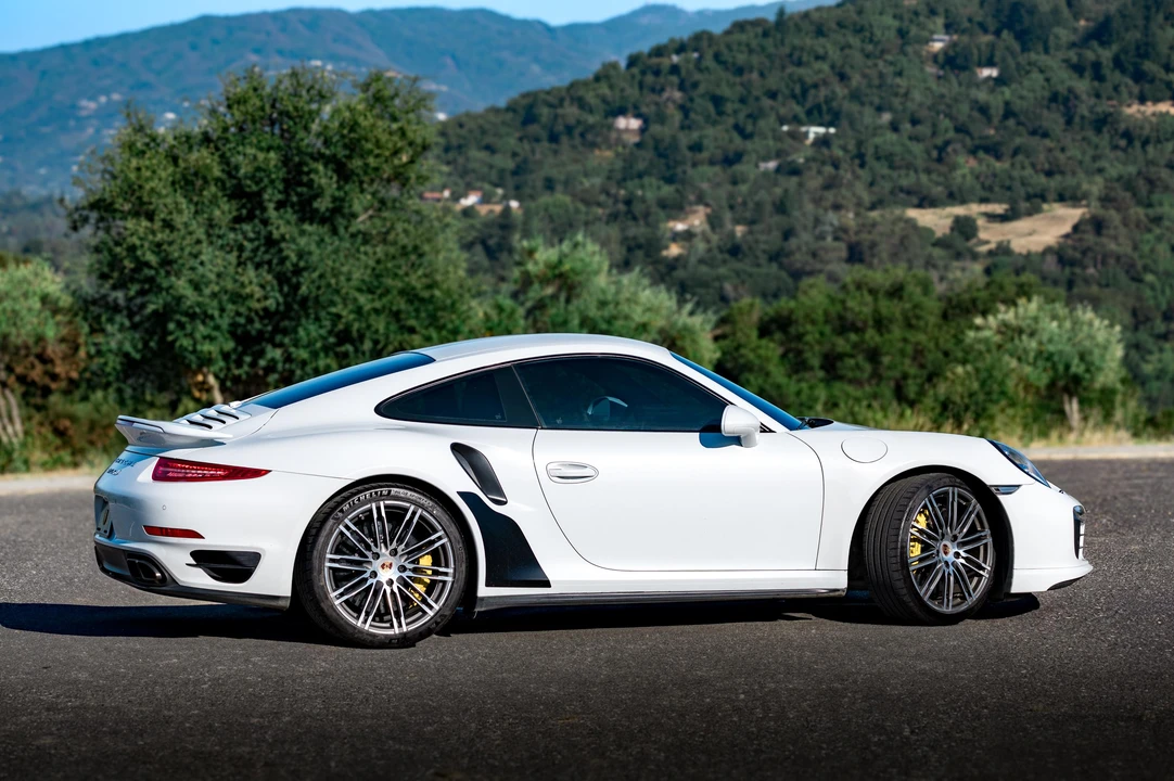 2015 Porsche 991 Turbo S - Image 24 of 31